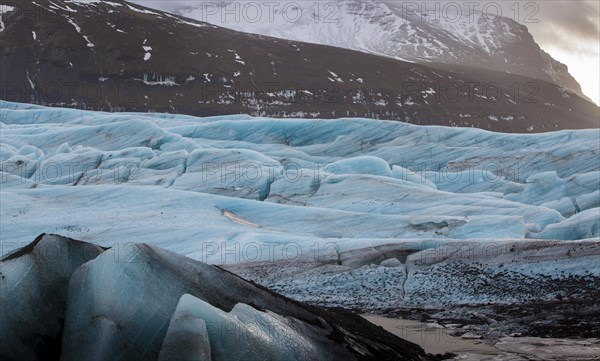 Glacier lagoon of the Svinafellsjokull