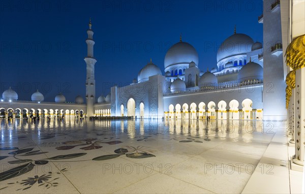 Courtyard of the Sheikh Zayed Mosque
