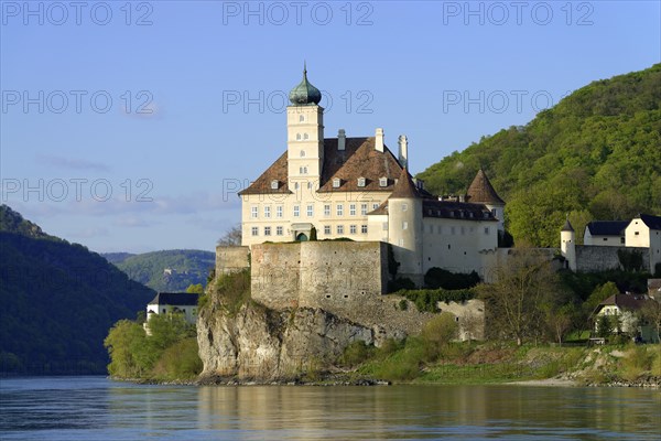 Schloss Schonbuhel overlooking the Danube