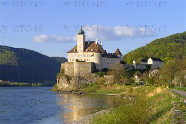 Schloss Schonbuhel overlooking the Danube