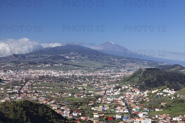 View from the Mirador de las Mercedes on San Cristobal de La Laguna and the Teide