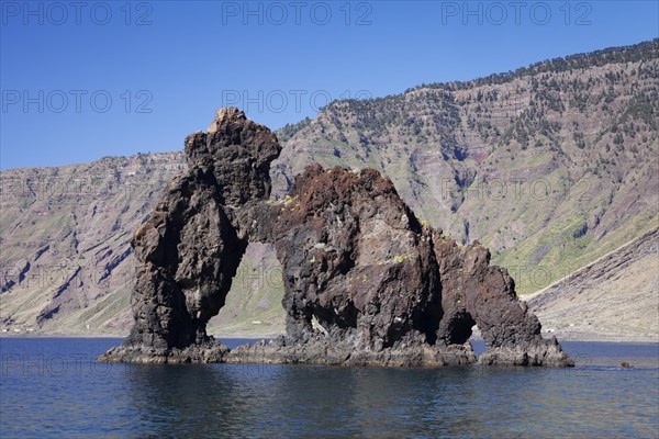 Las Playas Bay with the rock arch Roque de Bonanza