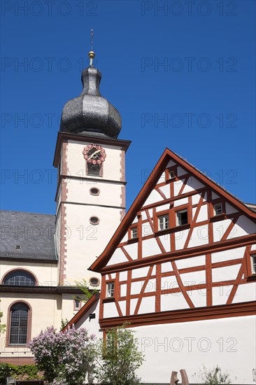 Parish Church of St. Laurentius and former smithy