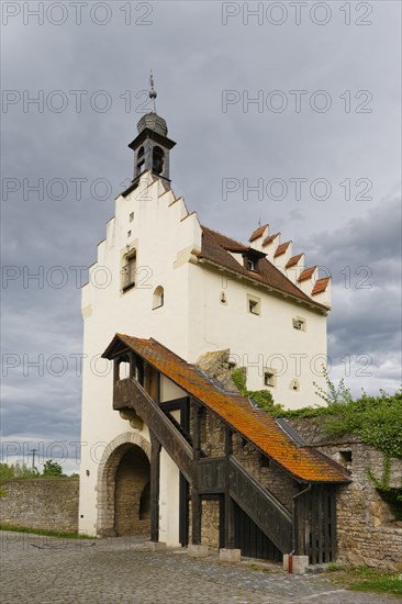 Maintor gate