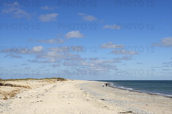 Beach with sand and gravel