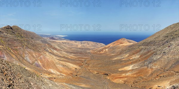 Barranco la Huguera overlooking Playa Quemada
