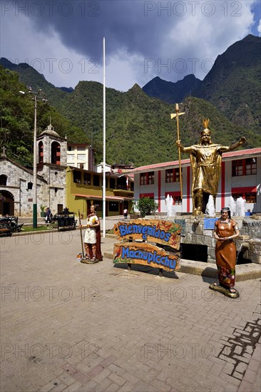 Village square with Inca statue