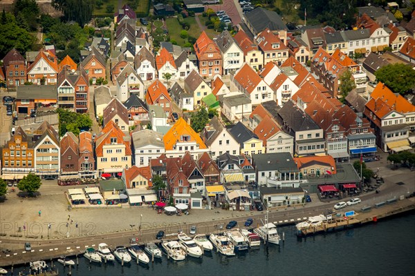 Historic centre and mole