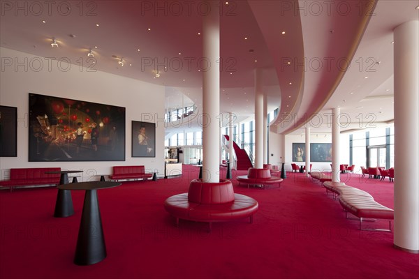 Large foyer on the ground floor