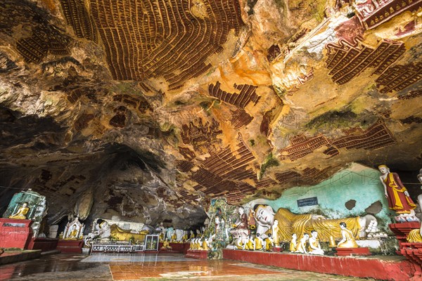 Seated and Reclining Buddha statues