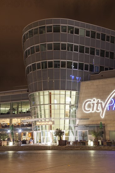 Mercatorhalle and CityPalais at night