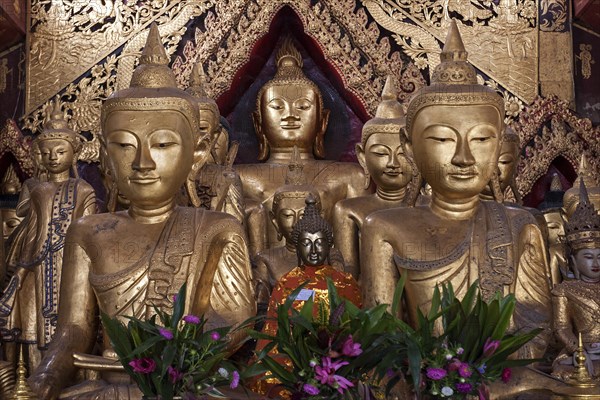 Bronze Buddha statues at Wat Jong Kham