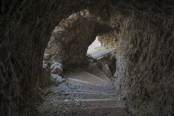 Rock tunnel