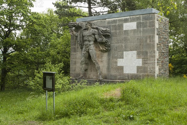 Sculpture torchbearer