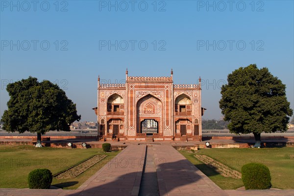 Gateway building