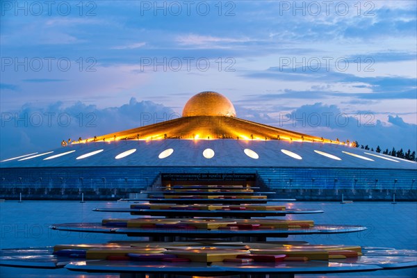 Phra Mongkol Thepmuni Memorial Hall