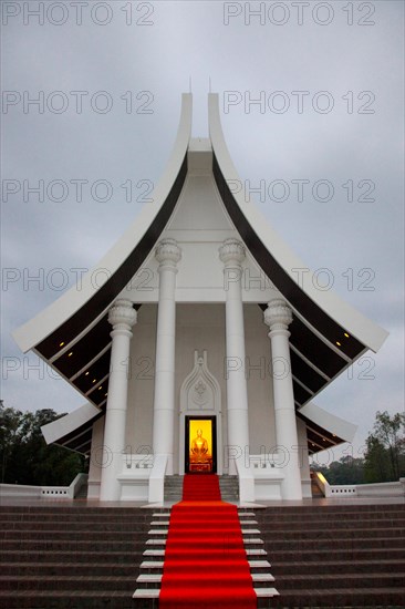Wat Phra Dhammakaya temple