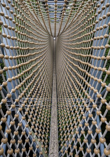 Rope tunnel