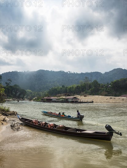 Boats on Tembeling River