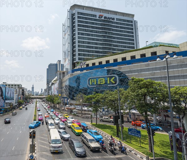 Busy road at the MBK Center