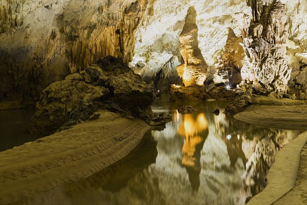 Phong Nha Cave