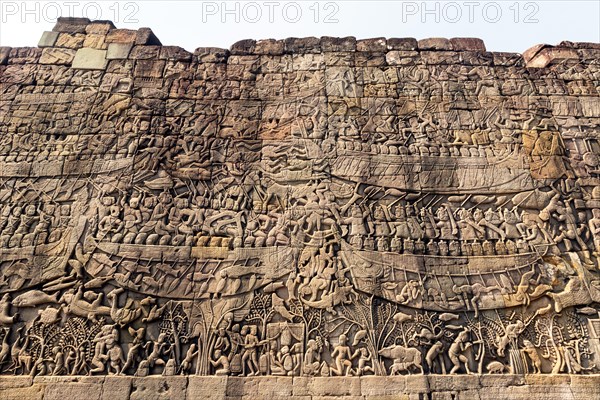 Bas-relief on the east wing of the South Gallery