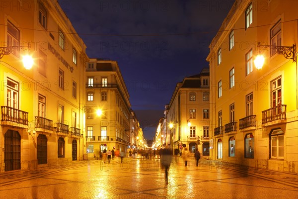 Rua Augusta at dusk