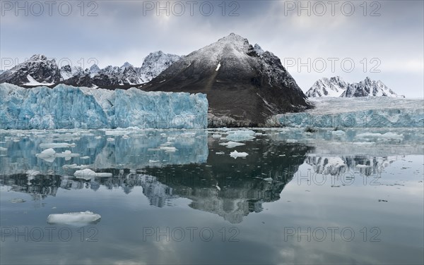 Mountains and Monacobreen glacier