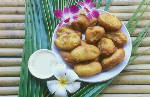 Fried bananas with honey