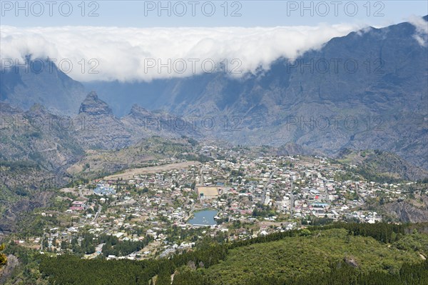 View over the city and the ForÈ‡t du Grand Matarum