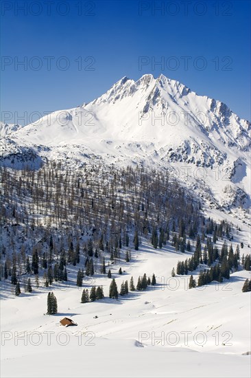 Mondscheinspitze Mountain in winter