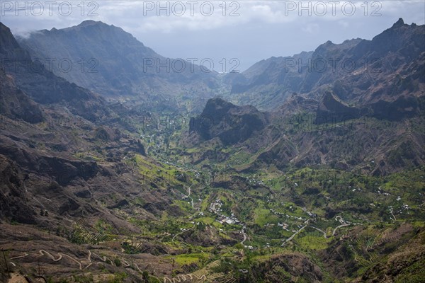 Hiking trails on the steep slopes of the Paul Valley