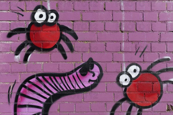 Worm and spider figures