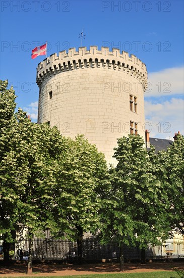 Defence tower
