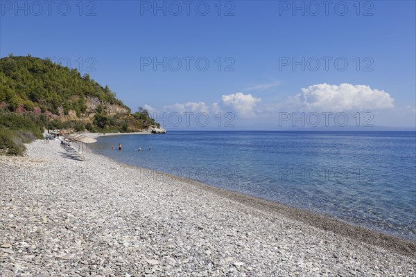 Gravel beach west of Oren