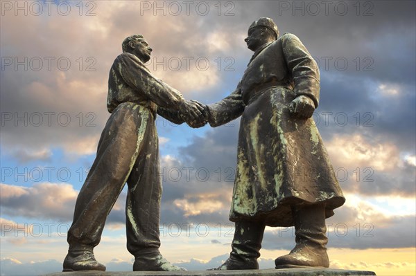 Bronze statue of a Russian Soldier and a Worker