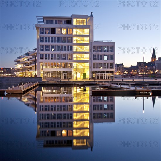 Phoenix Lake with the Facharztzentrum medical centre at the blue hour