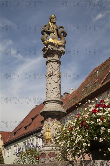 Column with figure on the Herrenbrunnen fountain