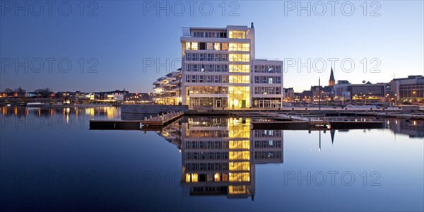 Phoenix Lake with the Facharztzentrum medical centre at the blue hour