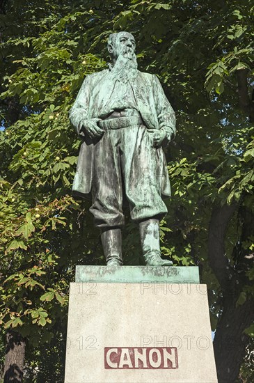 Late Historicist bronze statue of the painter Hans Canon