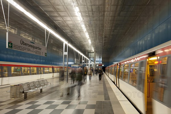 U-Bahn Uberseequartier subway station