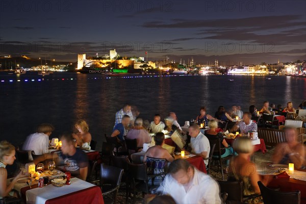 Restaurant in Kumbahce bay with Bodrum Castle