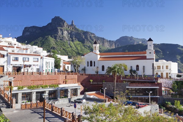 View from Tejeda to the Roque Nublo rock formation