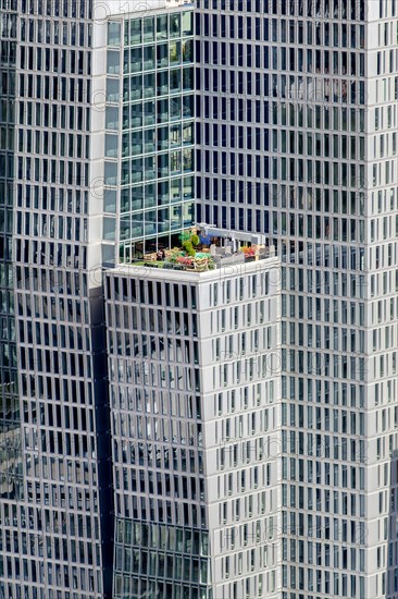Office skyscraper Nextower PalaisQuartier