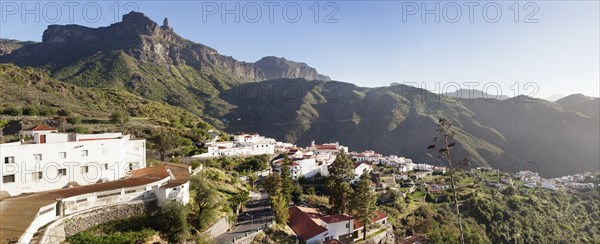 View across Tejeda to the Roque Nublo rock formation