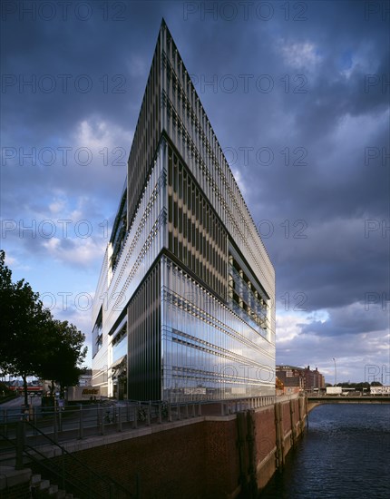 Deichtor-Center office building