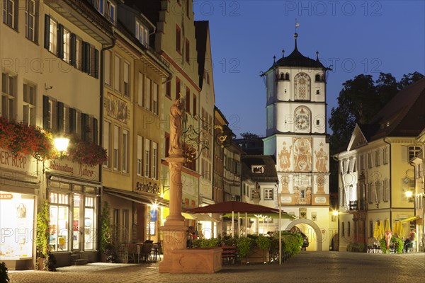 Pedestrian zone with Ravensburg Gate and Adlerbrunnen fountain