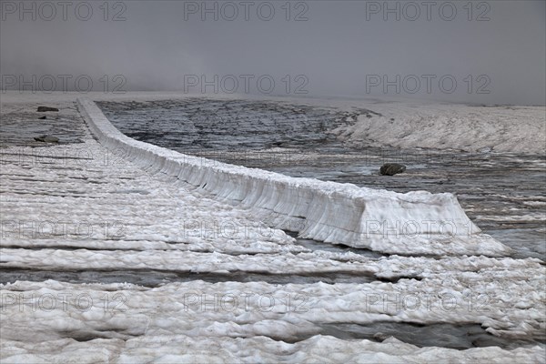 250 x 3 meters long and 1.70 meters high glacier table