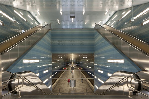 U-Bahn Uberseequartier subway station