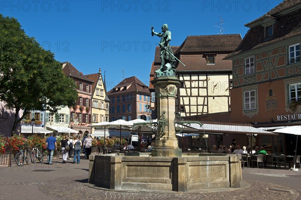 Fontaine Schwendi fountain on Koifhus Square